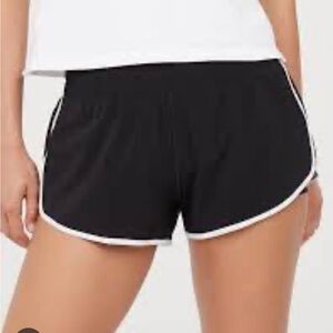 OFFLINE BY AERIE HOT STUFF LOW RISE SHORT Size medium